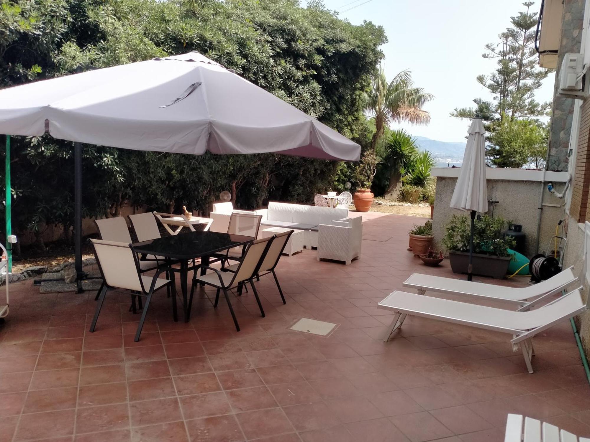 Villa Sullo Stretto Sant'Agata  Bilik gambar