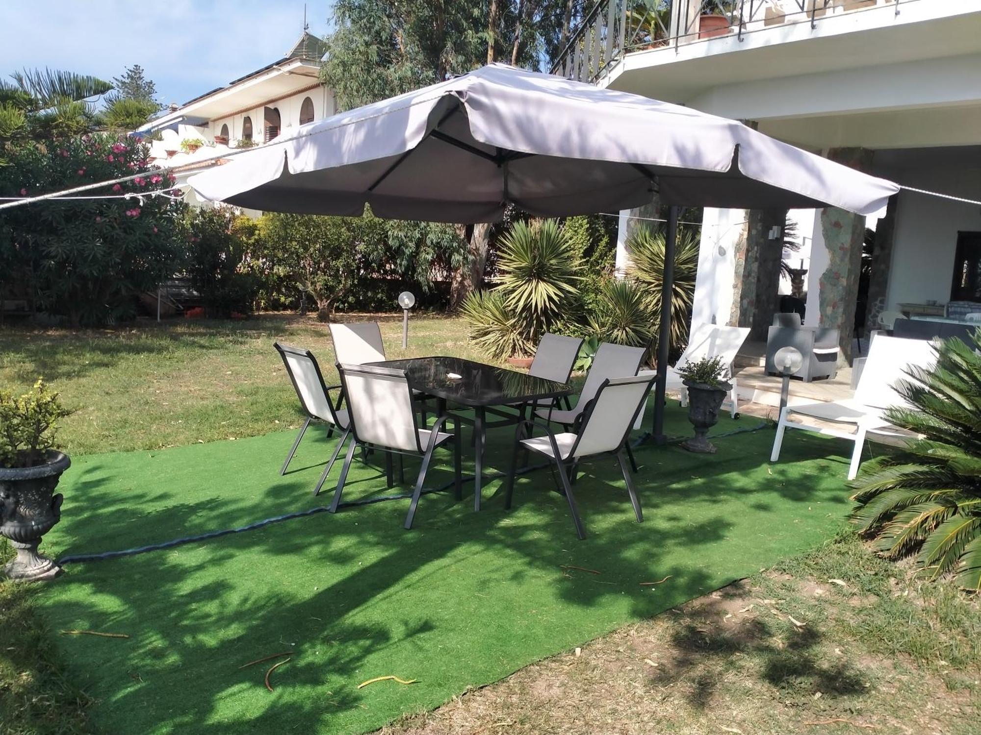 Villa Sullo Stretto Sant'Agata  Bilik gambar