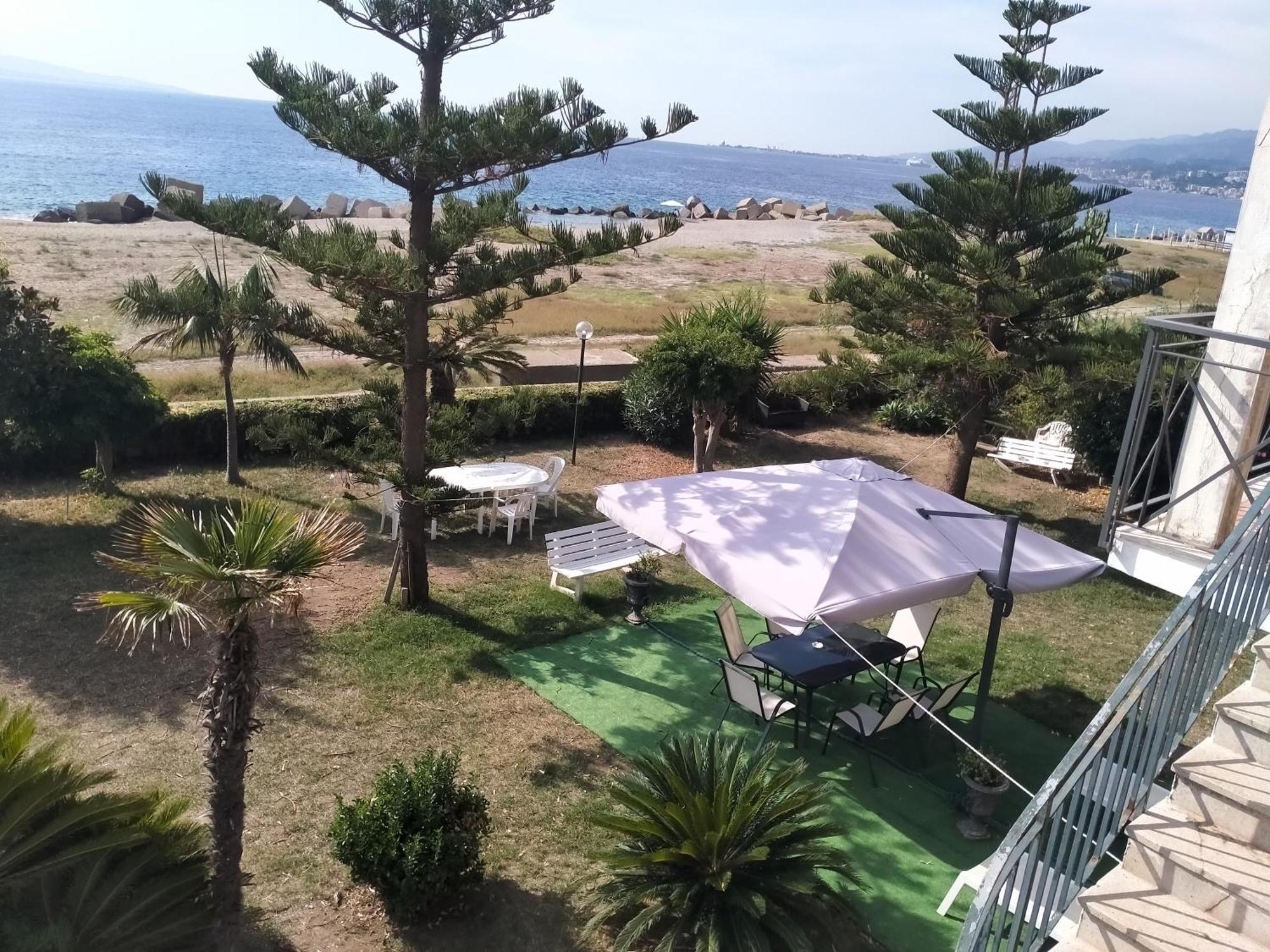 Villa Sullo Stretto Sant'Agata  Bilik gambar